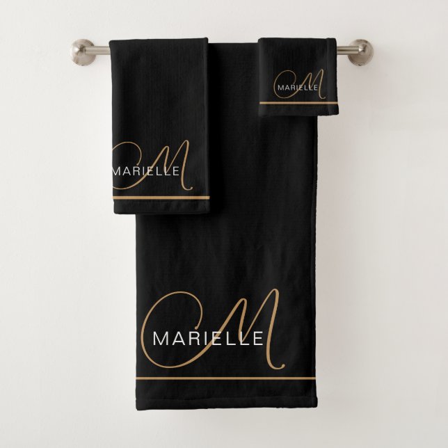 Elegante Monograma Black Gold Script Name (In situ)