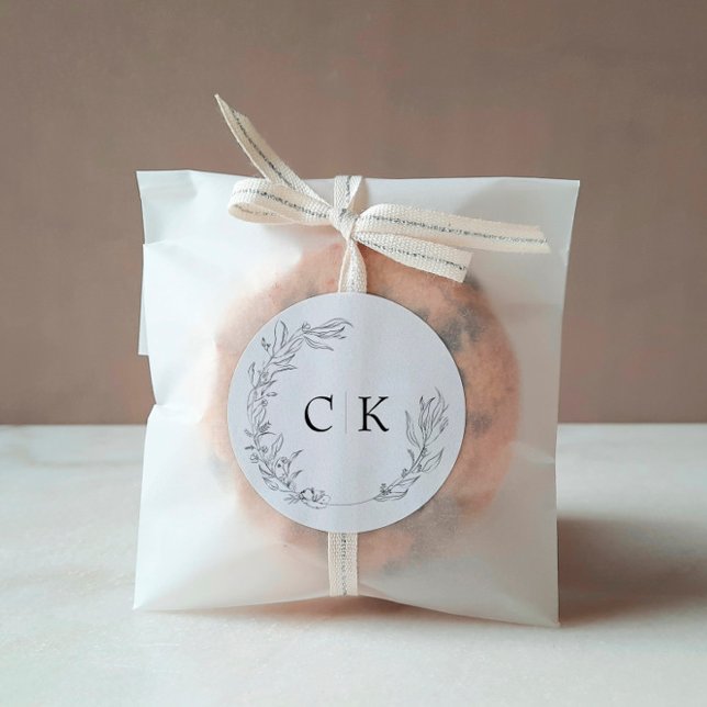 Elegante Monograma Boda Pegatina redondo clásico (Subido por el creador)