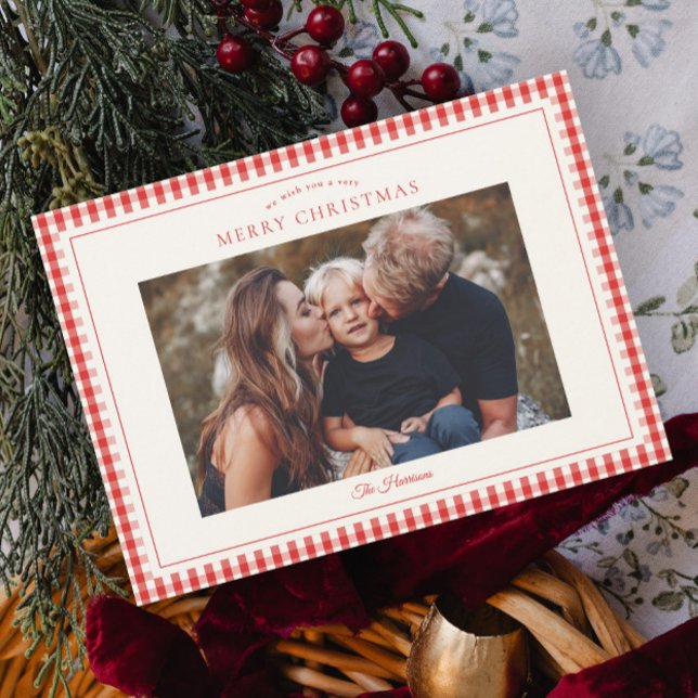 Elegante Navidad Rústica con Gingham Foto (Red gingham magnetic photo Christmas cards.)