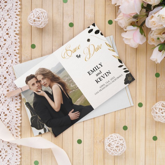 Elegante negro y blanco moderno, floral, tarjeta d (Elegant Modern Black and White, Gold Floral Save The Date)