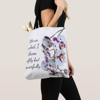 Elegante orquídea y bolsa para citas