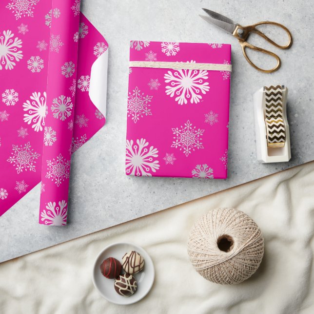 Elegante papel de envolver rosado con copos de nie (Artesanía)