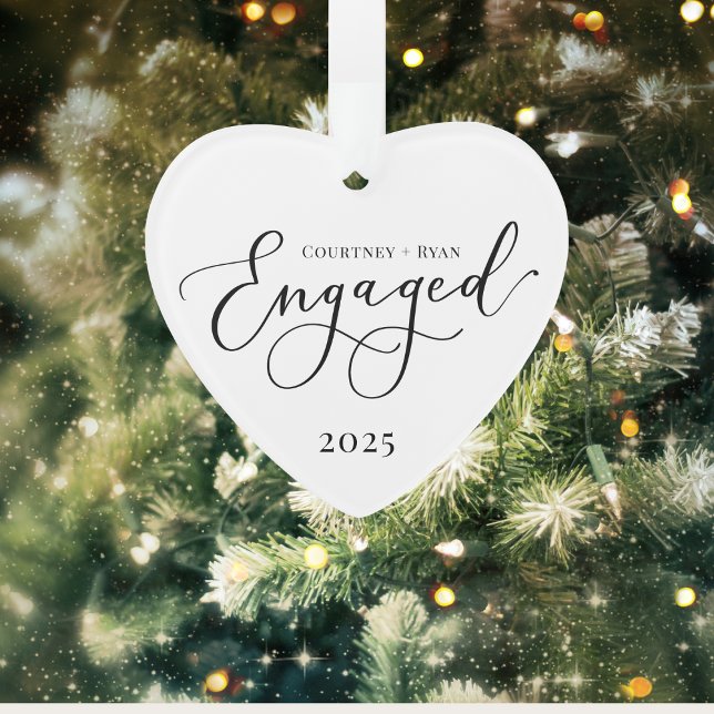 Elegante Personalizado involucrado Ornamento de Na (Engaged Christmas Ornament | Personalized Heart Keepsake for Couples | Elegant Holiday Gift)