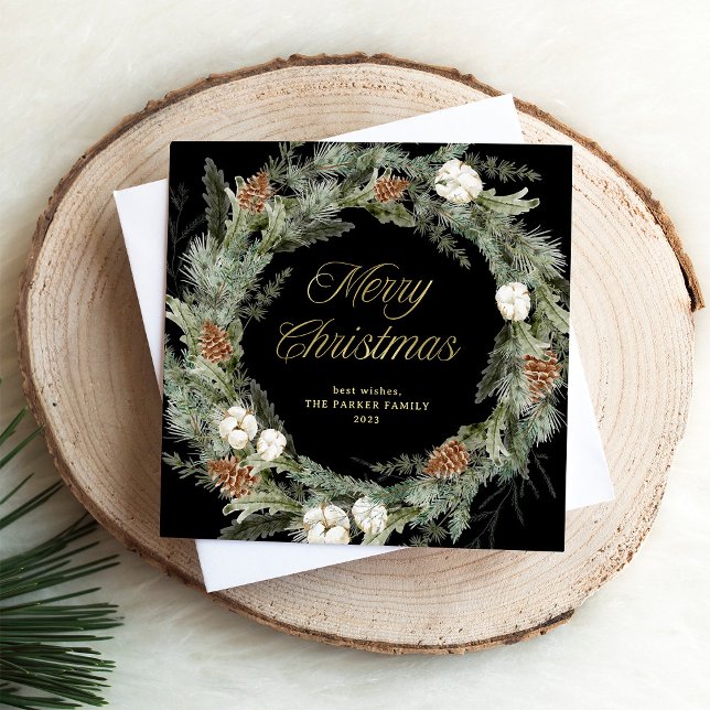 Elegante Pine Wreath Black | Navidad dorada (An elegant, dark black holiday card with a traditional Christmas wreath and gold script)