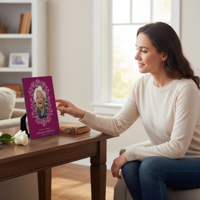 Elegante Placa Floral en Memoria de un Ser Querido (Subido por el creador)