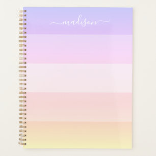 Elegante planificador de nombres a rayas pastel
