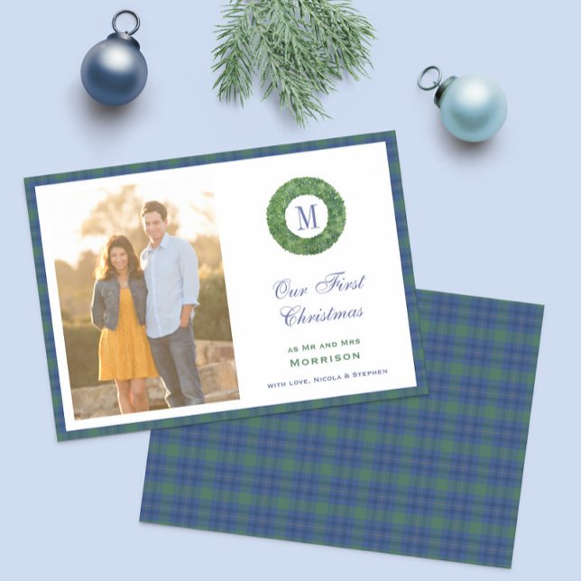 Elegante Primera Navidad Como Sr. Y Sra. Monogram (Preppy Our First Christmas Monogram Wreath photo Holidays Cards with tartan backer)