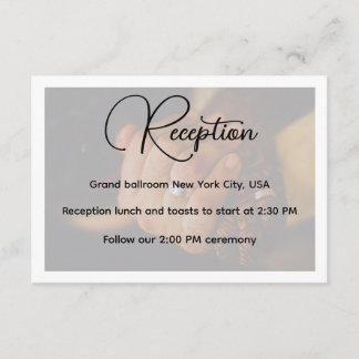 Elegante recepción de boda con foto