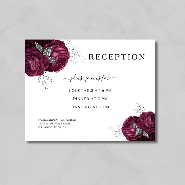 Elegante recepción floral borgoñona de boda (Elegant Floral Burgundy Peonies Wedding Reception Enclosure Card)