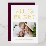 elegante Relieve metalizado 1 foto tarjeta de vaca<br><div class="desc">blanco rojo y Relieve metalizado 1 collage de fotos diseño moderno de tarjeta de navidades familiares divertidos.</div>