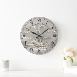 Elegante reloj de aniversario de Pearl Boda 30