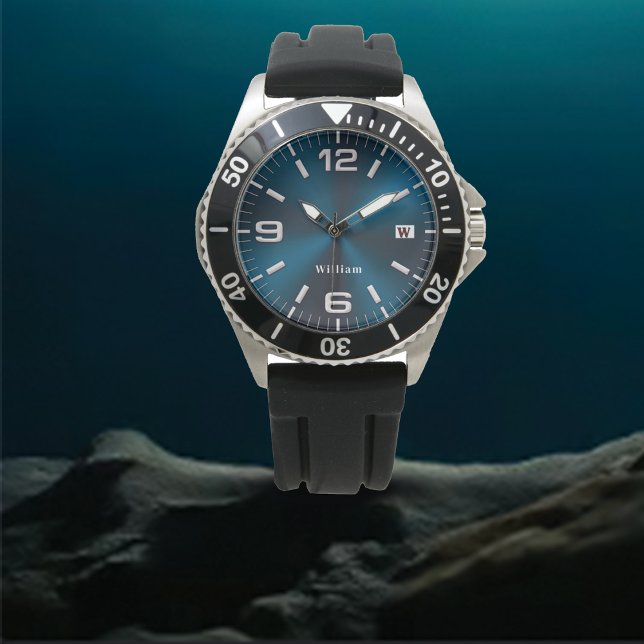 Elegante reloj metálico monocromático cepillado az (Subido por el creador)