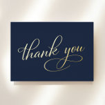 Elegante tarjeta 80th Birthday Blue Relieve metali<br><div class="desc">Muestra tu gratitud a tus invitados de la fiesta de cumpleaños número 80 con estilo con esta elegante tarjeta azul oscuro de agradecimiento. La parte frontal muestra "Gracias" en un guión de caligrafía de moda, representado en su elección de Relieve metalizado oro, plata o oro rosa genuino. En la parte...</div>