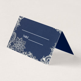 elegante tarjeta azul marino de encaje blanco