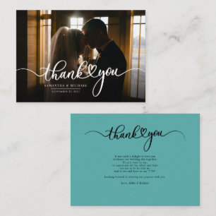 Elegante tarjeta de agradecimiento con letras de m
