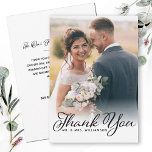 Elegante tarjeta de agradecimiento de escritura mo<br><div class="desc">Una elegante tarjeta de agradecimiento para los invitados bodas. Personalízalo con tu nombre en la parte delantera y tus nombres y un mensaje en la parte posterior.</div>