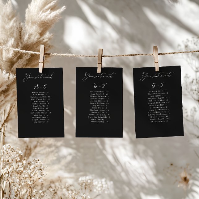 Elegante tarjeta de Boda alfabético (Convenient and organized wedding seating chart with alphabetical name arrangement.)