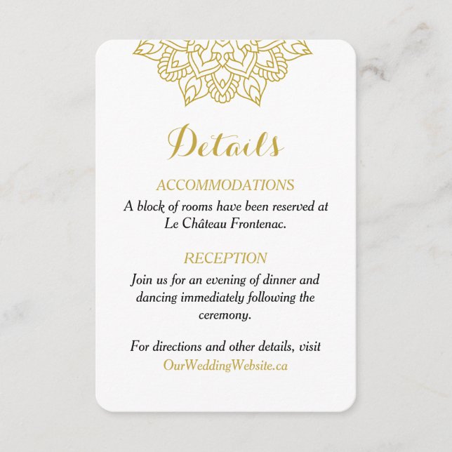 Elegante tarjeta de Boda de Mandala dorada (Anverso)