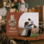 Elegante tarjeta de fotos de navidad<br><div class="desc">Una encantadora y elegante tarjeta de fotos de Navidad Merry con una perfecta mezcla de calidez y nostalgia que sin duda difundirá la alegría de los Navidades. 🎄 ✨ diseñado por Cava Fiesta Design</div>