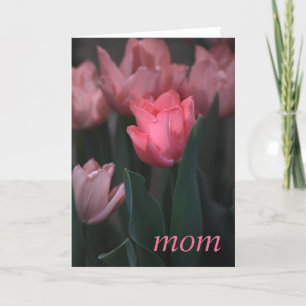 Elegante tarjeta de la madre en blanco dentro