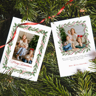Elegante tarjeta de Navidad con vegetación y cinta