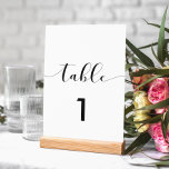 Elegante tarjeta de número de tabla boda en blanco<br><div class="desc">Elija la simplicidad para su boda con este elegante diseño moderno en blanco y negro.</div>