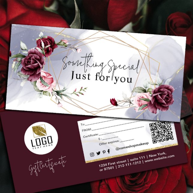 Elegante tarjeta de regalo de color rojo burdeos (Elegant Burgundy Red Roses Watercolor Gift Card #bloomspring #zazzlemade #burgundyflowers )