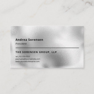 Elegante tarjeta profesional de plata metálica