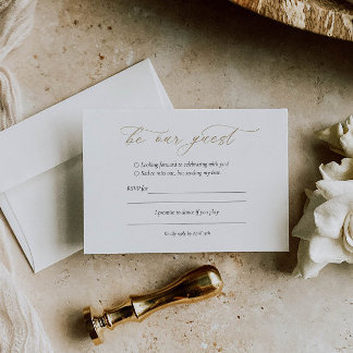 Elegante tarjeta RSVP de boda de caligrafía de oro