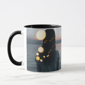 Elegante Taza de Cerámica Negra con Abstracto de L