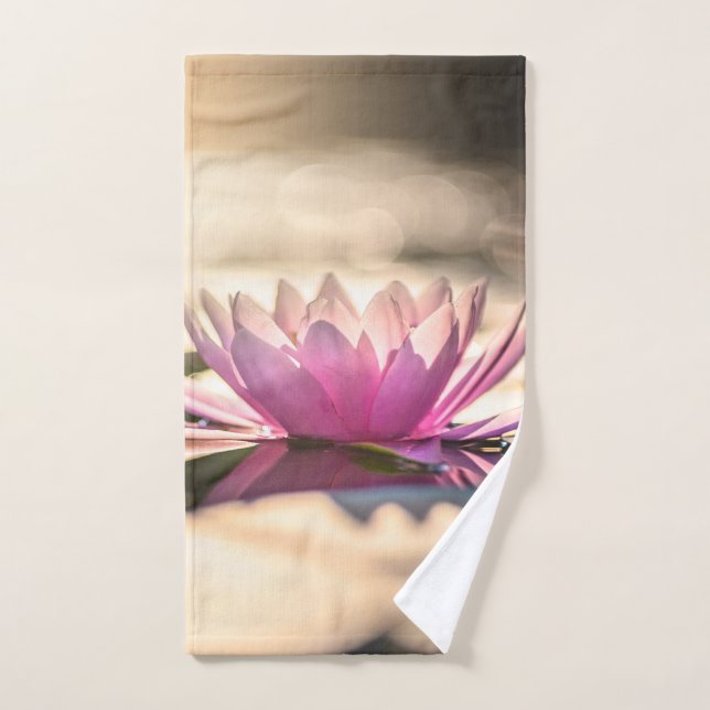 Elegante Trendy Girly, Lotus, Lake (Toalla de mano)