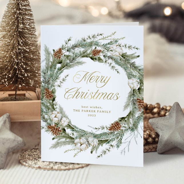 Elegante vegetación de pino | Navidad dorada (An elegant holiday card with a traditional Christmas wreath and gold script)