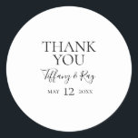 Elegante y simple gracias Pegatina de boda<br><div class="desc">Este sencillo y elegante pegatina de bienvenida es perfecto para su moderno minimalista boda blanco y negro. El diseño presenta un tipo de letra contemporáneo mínimo acompañado de caligrafía formal. ¡Manténgalo como está,  o elige personalizarlo con tu propia obra de arte o fotos!</div>
