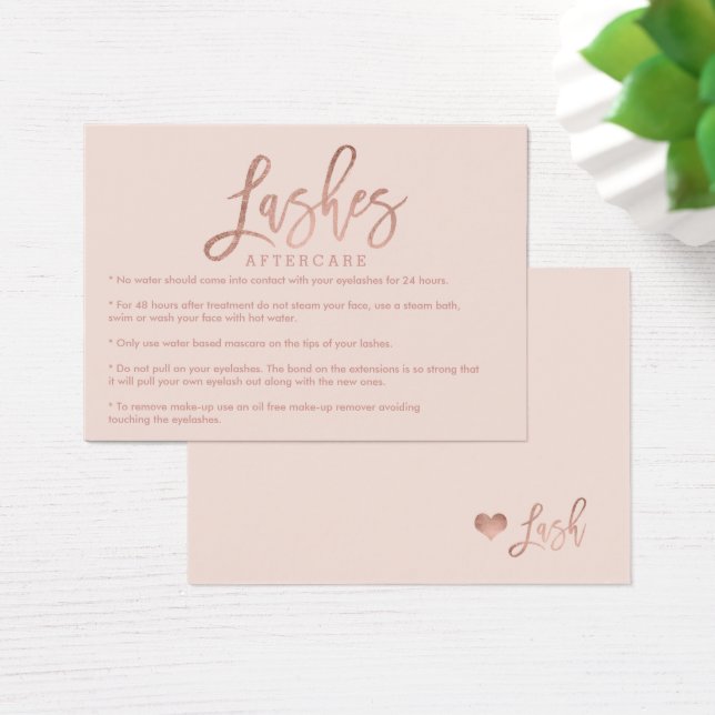 Elegantes azotes después de la atención rosa dorad