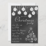 Elegantes invitaciones a Navidades de Chalkboard<br><div class="desc">Las invitaciones incluyen un diseño clásico de pizarra con luz de las pestañas,  adornos y un árbol de Navidad con copos de nieve.</div>