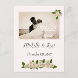 Elegantes rosas blancas planas gracias postal