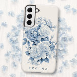 Elegantes Rosas de color azul pastel personalizado<br><div class="desc">Arroz azul y blanquecina,  flores y follaje sobre fondo blanco antiguo con campo de texto para su nombre,  iniciales o monograma.</div>