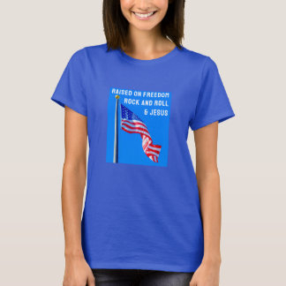 Elevado en camiseta de la libertad (oscura)