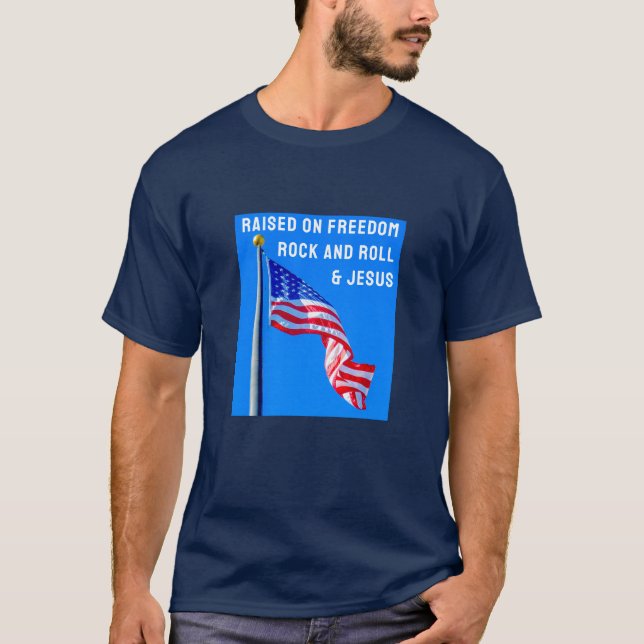 Elevado en camiseta de la libertad (oscura) (Anverso)