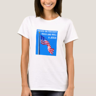Elevado en camiseta ligera de libertad
