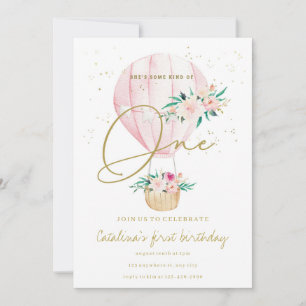 Ella es algún tipo de una invitación Floral Rosa