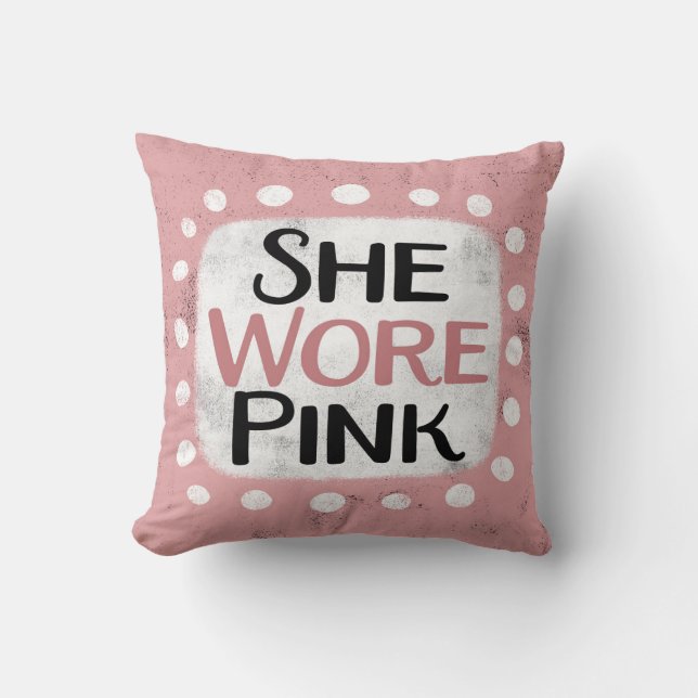 Ella Llevaba Cojín decorativo Rosa (Anverso)
