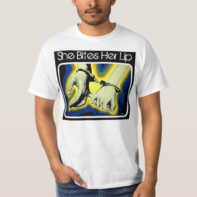 "Ella muerde camisa del valor de su labio" (Anverso)