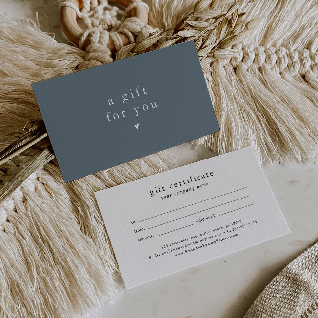 EMELIA Plantilla de certificado de cheques de cupó (EMELIA Dark Blue Voucher Gift Certificate Template)