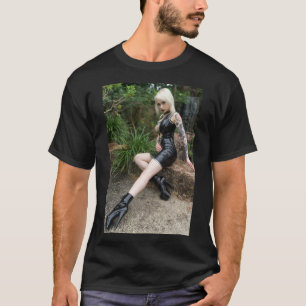 Emily Astrom - Camiseta Latex Doll Classic
