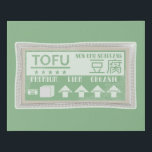 Empaque alimenticio de arte pop tofu<br><div class="desc">Un ilustracion de estilo vector de arte pop de un paquete de tofu. Este sería un diseño genial para alguien que es vegano, vegetariano o que solo ama el tofu. Los personajes japoneses en este diseño leen tofu. La etiqueta habla de los beneficios para la salud del tofu, incluyendo la...</div>