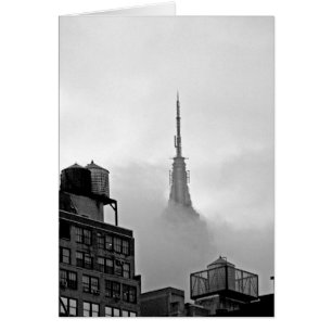 Empire State Building en nubes