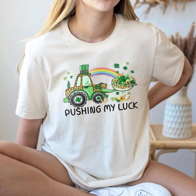 Empujando mi camiseta de la suerte por el día de S (Subido por el creador)