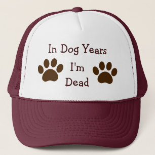 En años del perro, soy gorra muerto