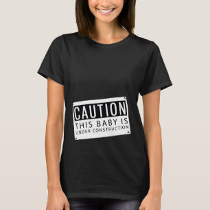 En construcción, camiseta de maternidad
